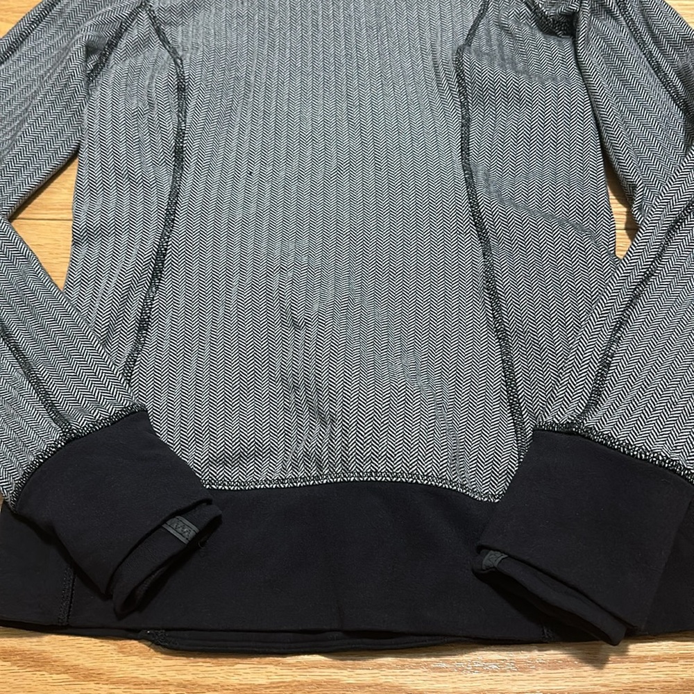 🍋Lululemon Pullover - Picture 4 of 6